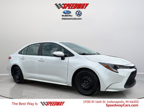 Used 2021 Toyota Corolla LE FWD image 1
