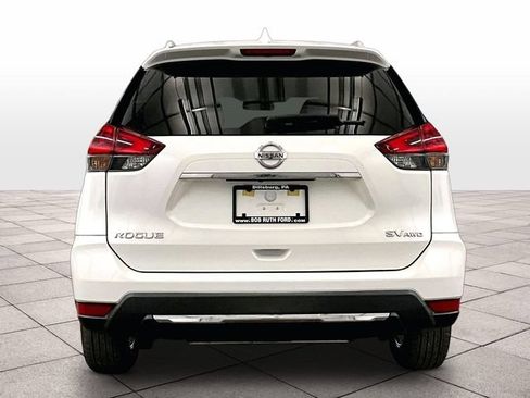 Used 2018 Nissan Rogue SV AWD/4WD image 4