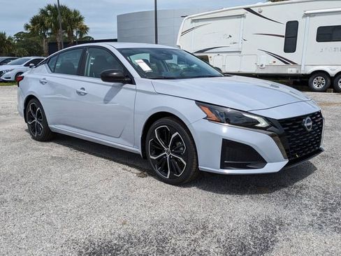 New 2025 Nissan Altima 2.5 SR w/ SR Premium Package image 2