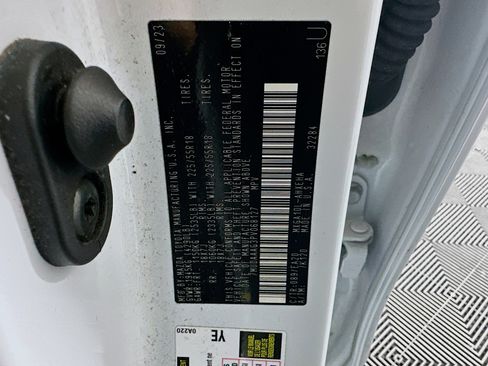 Used 2023 Toyota Corolla Cross XLE image 12