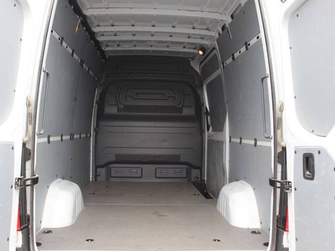 Used 2025 Mercedes-Benz Sprinter 2500 image 11