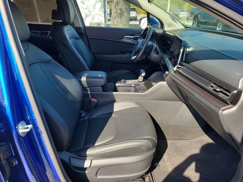 Certified 2023 Kia Sportage EX image 7