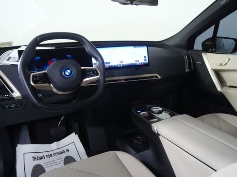 Used 2025 BMW iX xDrive50 image 20