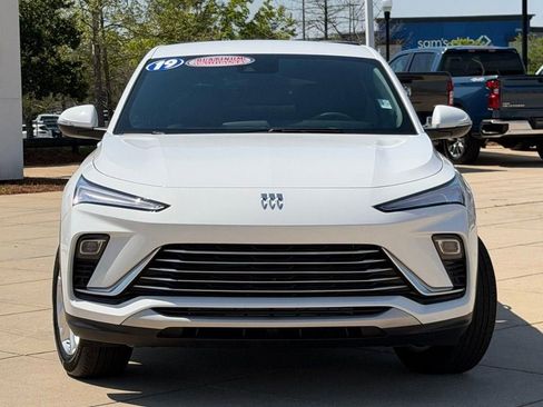 Used 2024 Buick Envista Preferred image 2