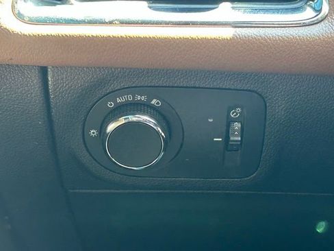 Used 2019 Chevrolet Cruze Premier image 20