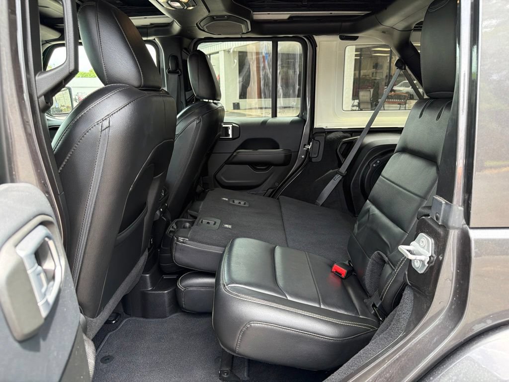 Used 2019 Jeep Wrangler Unlimited Sahara AWD/4WD image 29