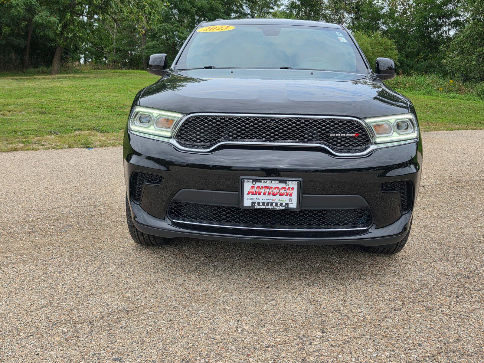 Used 2023 Dodge Durango SXT AWD/4WD image 12