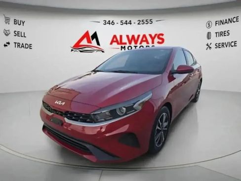 Used 2022 Kia Forte LXS FWD image 2
