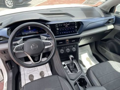 Used 2022 Volkswagen Taos SE FWD image 17