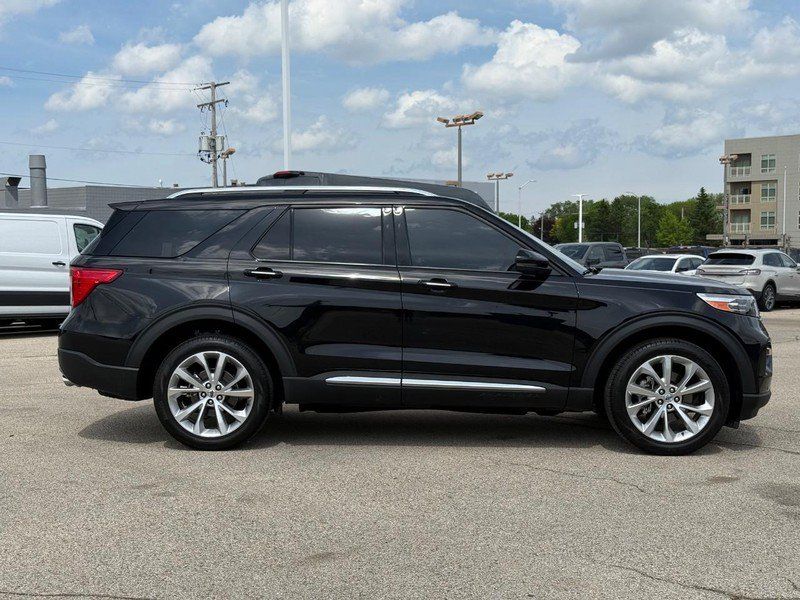 Certified 2023 Ford Explorer Platinum w/ Technology Package AWD/4WD image 2