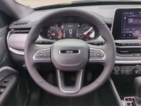 New 2026 Jeep Compass Latitude image 23