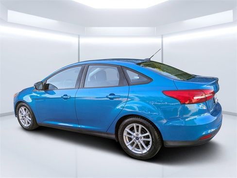 Used 2016 Ford Focus SE w/ Reverse Sensing Package image 5