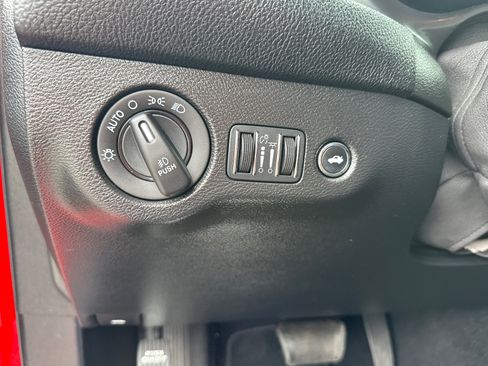 Used 2022 Dodge Challenger GT AWD/4WD image 15