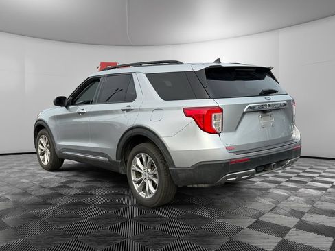 Certified 2023 Ford Explorer XLT w/ Equipment Group 202A AWD/4WD image 3