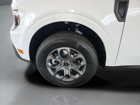 New 2026 Ford Maverick XLT w/ XLT Luxury Package FWD image 30