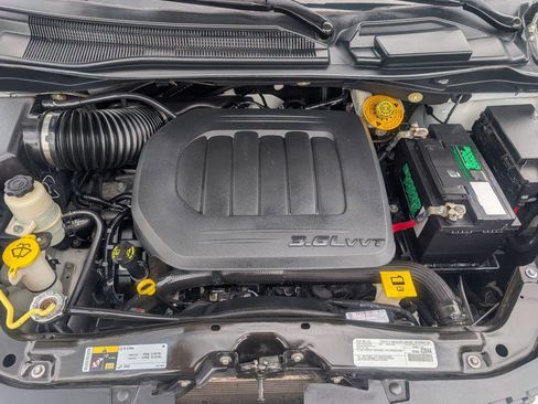Used 2019 Dodge Grand Caravan GT FWD image 17