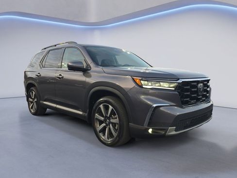 Used 2025 Honda Pilot Elite image 7