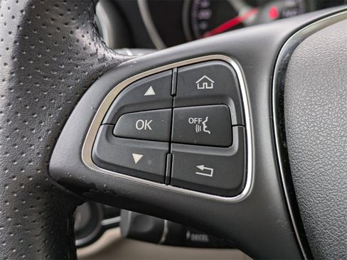 Used 2018 Mercedes-Benz GLC 300 image 37