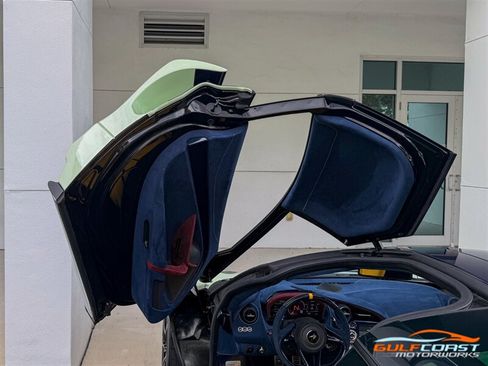 Used 2021 McLaren 765LT RWD image 27