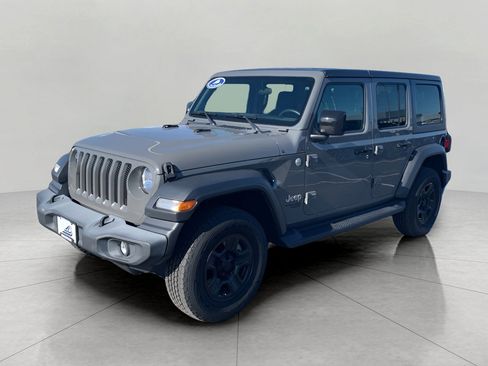 Used 2018 Jeep Wrangler Unlimited Sport image 4