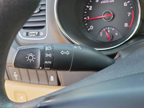 Used 2016 Kia Sedona LX w/ LX Convenience Package FWD image 22