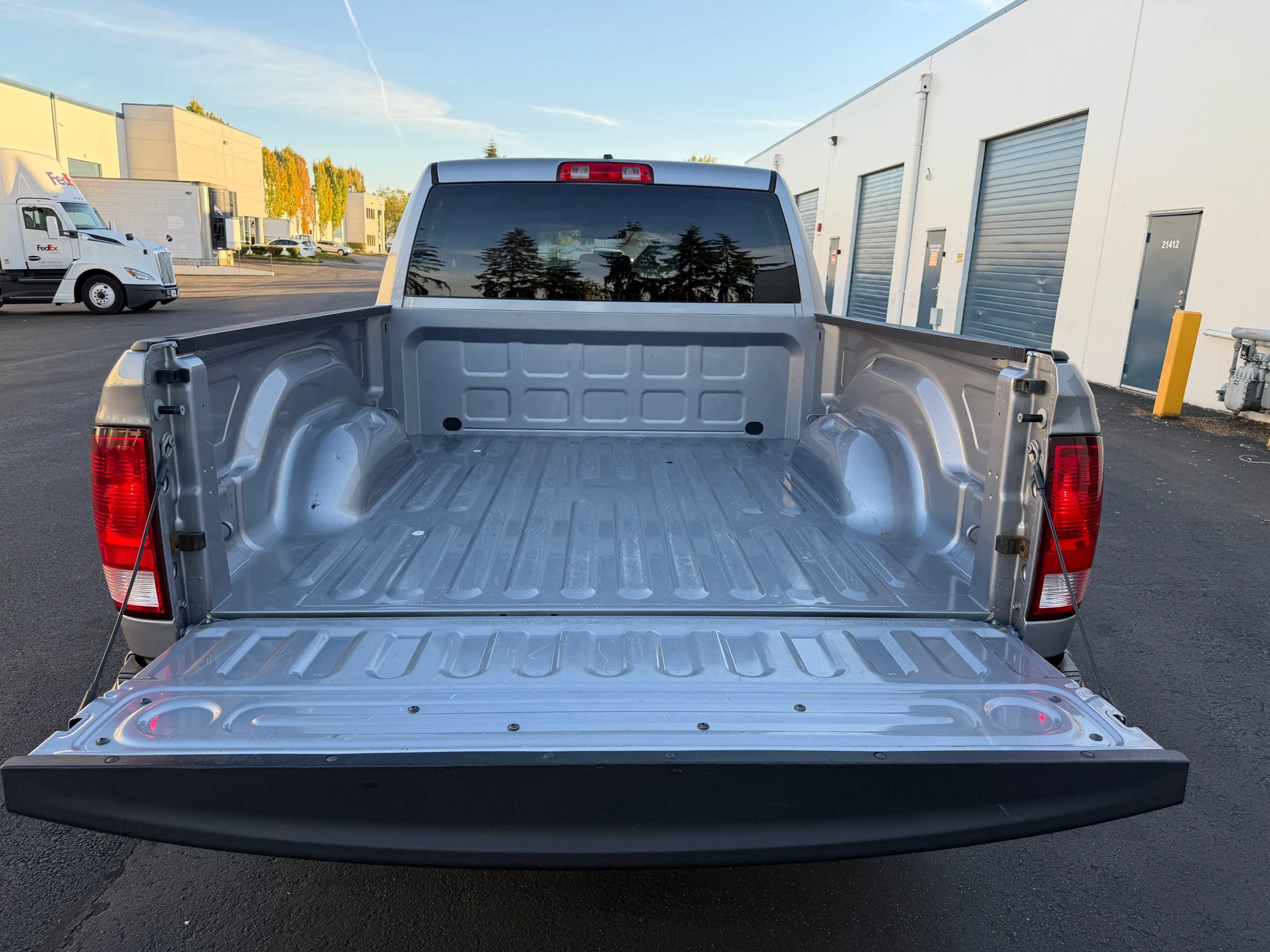 Used 2019 RAM 1500 ST AWD/4WD image 19