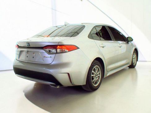 Used 2020 Toyota Corolla LE FWD image 5