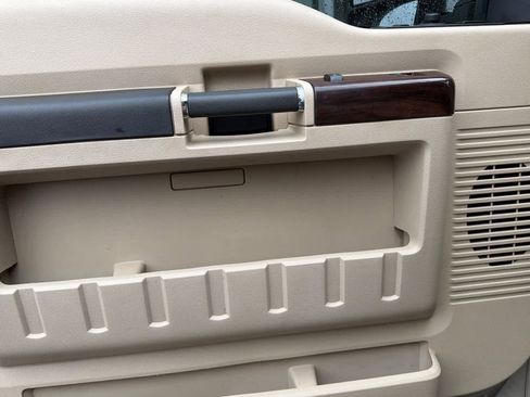 Used 2010 Ford F250 4x4 SuperCab Super Duty image 14