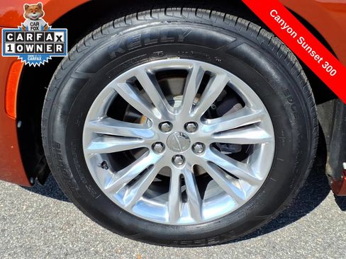 Used 2020 Chrysler 300 Touring L w/ Quick Order Package 2EF RWD image 9