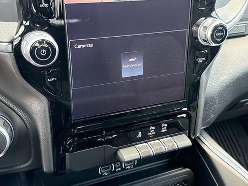 New 2026 RAM 1500 4x4 Crew Cab image 25