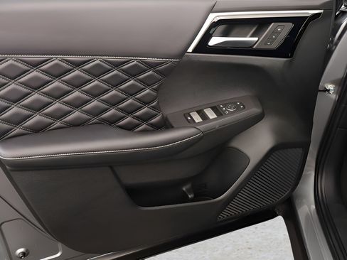 Used 2023 Mitsubishi Outlander SEL AWD/4WD image 9