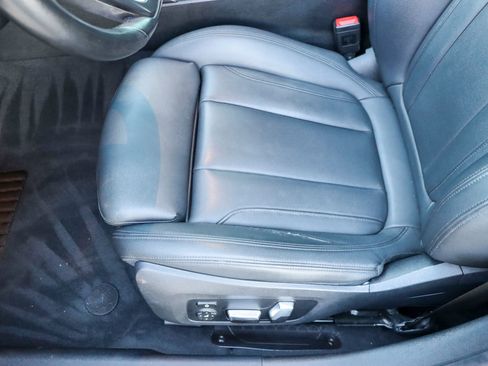 Used 2019 BMW 330i Sedan w/ Convenience Package image 16