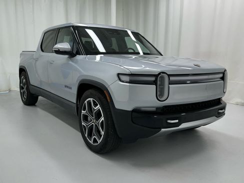 Used 2025 Rivian R1T Adventure Dual AWD/4WD image 2