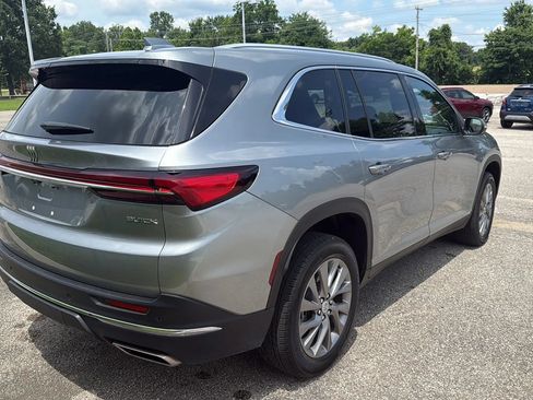 Used 2025 Buick Enclave Preferred FWD image 5