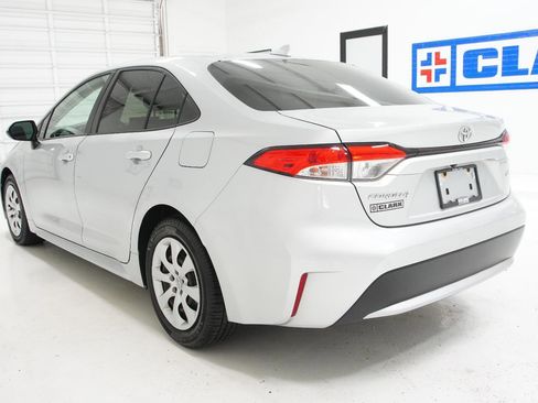 Used 2021 Toyota Corolla LE image 7