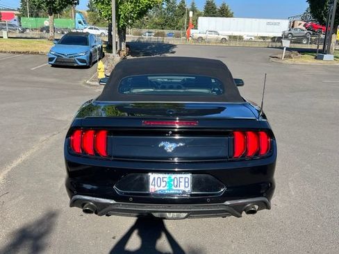 Used 2022 Ford Mustang Premium RWD image 6