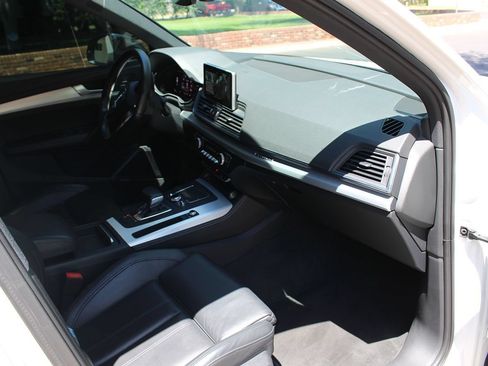 Used 2018 Audi SQ5 Prestige w/ Prestige Package AWD/4WD image 20