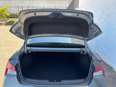 Used 2025 Hyundai Elantra SEL FWD image 32