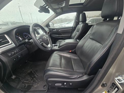 Used 2016 Toyota Highlander Limited image 16