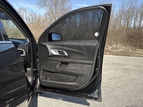 Used 2017 Chevrolet Equinox LS image 20