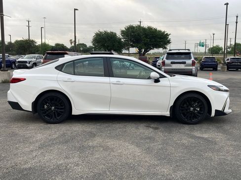 Used 2026 Toyota Camry SE w/ Multimedia Upgrade Package image 4