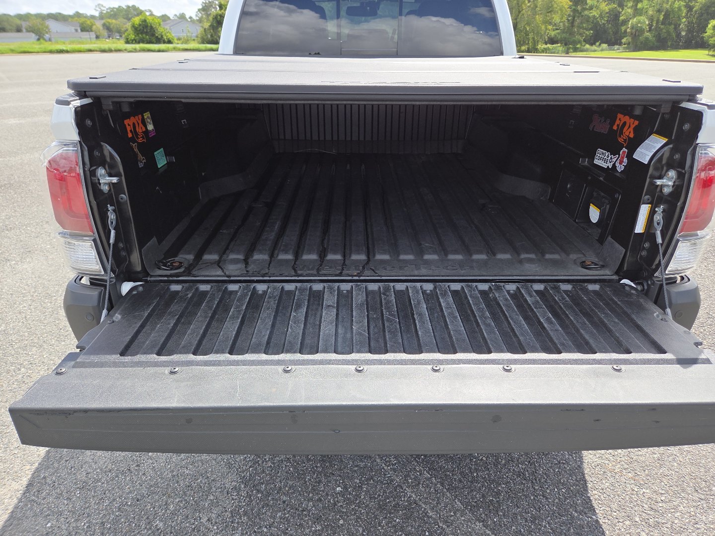 Used 2022 Toyota Tacoma Limited AWD/4WD image 23