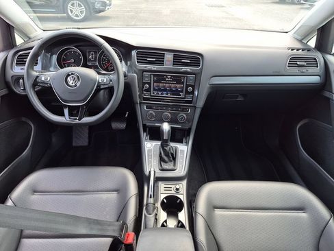 Used 2020 Volkswagen Golf 4-Door FWD image 21