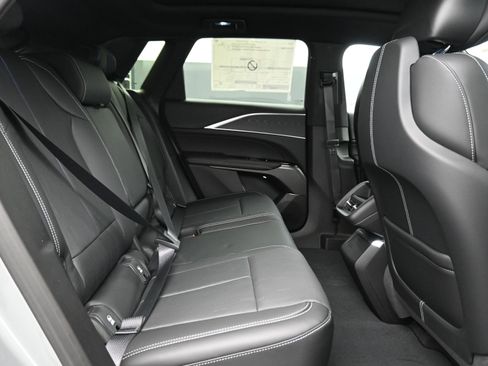 New 2025 Cadillac Lyriq Luxury image 12