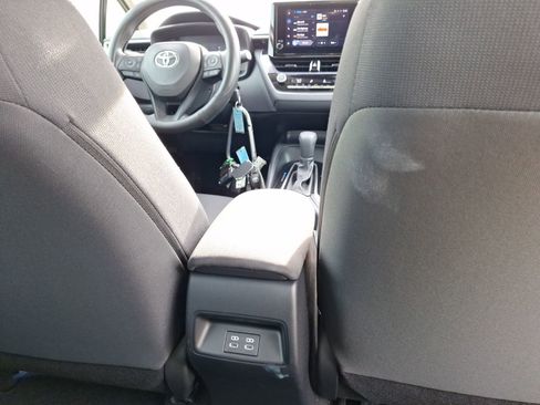 Used 2023 Toyota Corolla LE image 32