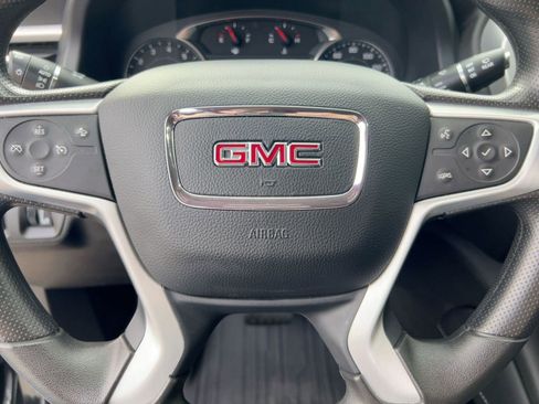 Certified 2023 GMC Acadia SLE w/ Driver Convenience Package image 17