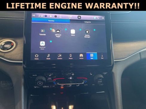 Used 2024 Jeep Grand Cherokee Limited image 21