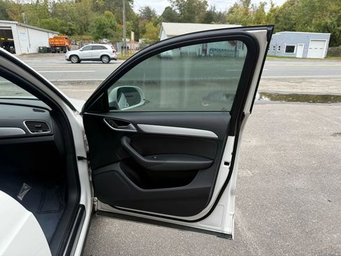 Used 2018 Audi Q3 2.0T Premium image 12