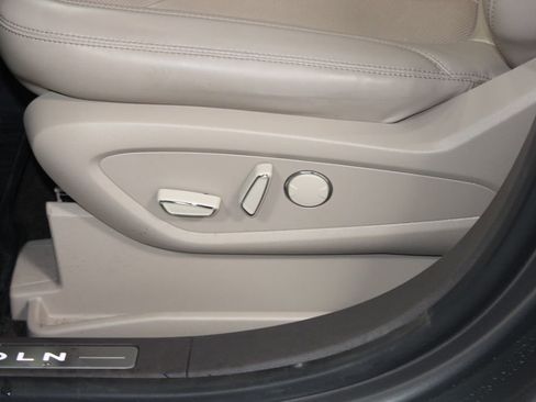 Used 2023 Lincoln Nautilus Reserve w/ Equipment Group 201A image 17