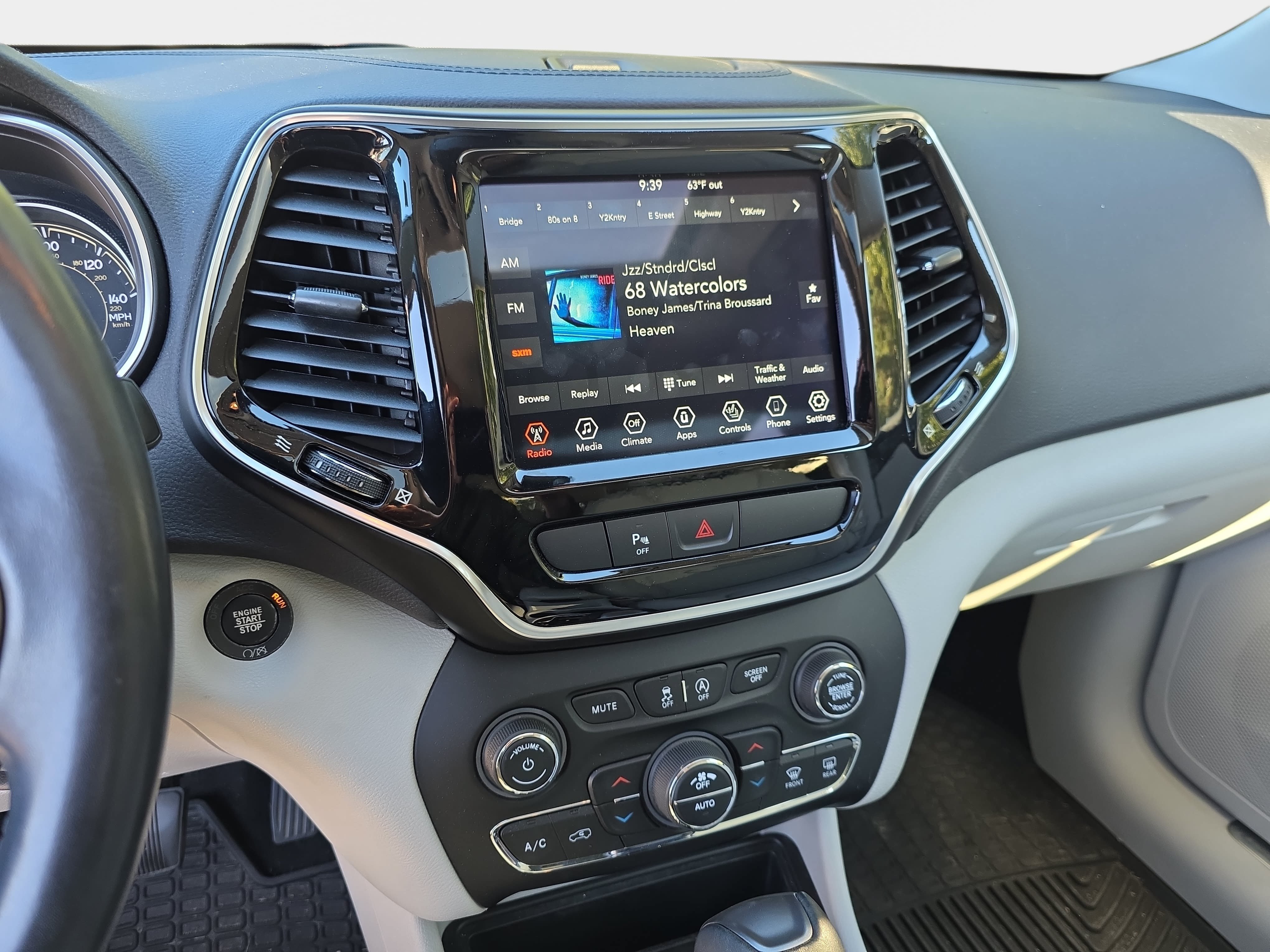 Used 2020 Jeep Cherokee Limited AWD/4WD image 6